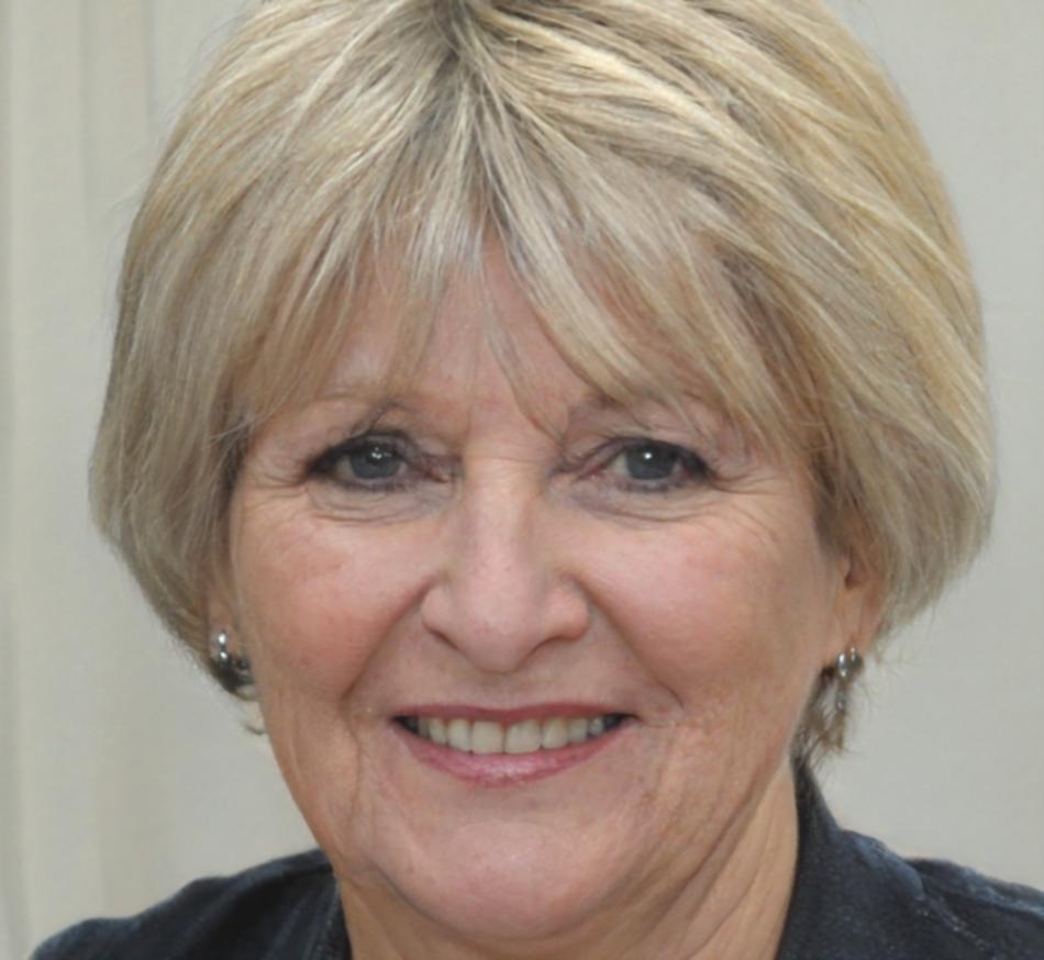 Portrait of Freja Lindqvist, Lead Financial Educator at lumarexilon